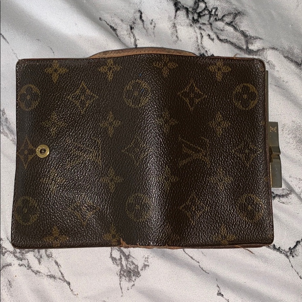 Louis Vuitton Kisslock Wallet
